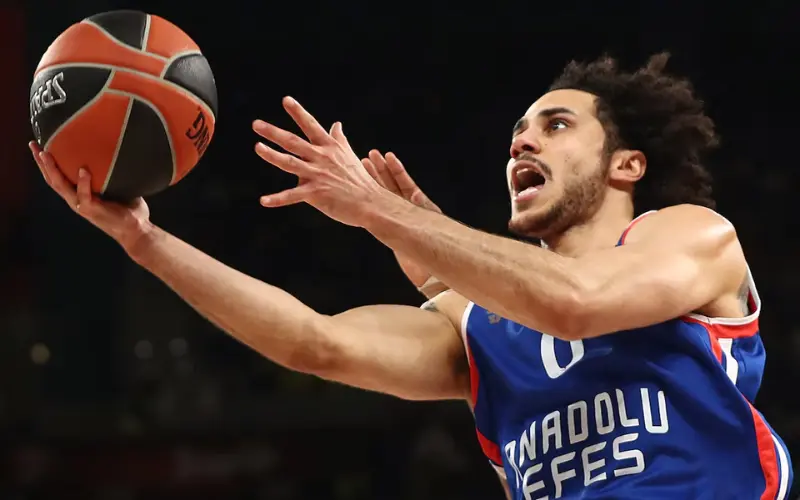 eurolygos-sezono-prognozes-anadolu-efes-shane-larkin
