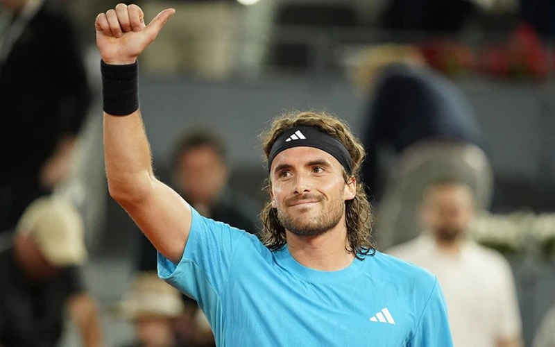 stefanos-tsitsipas-french-open-juodieji-arkliukai
