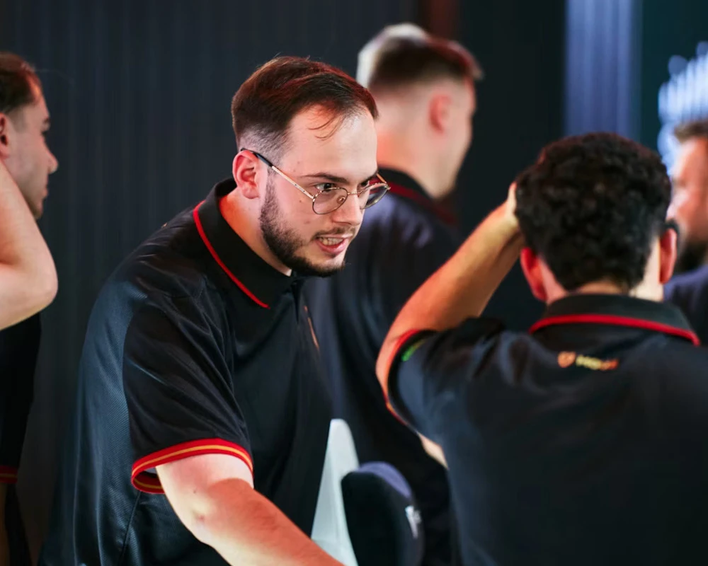 featured-image-cs2-ewc-2026-ketvirtfinalio-prognoze-fut-pries-mouz